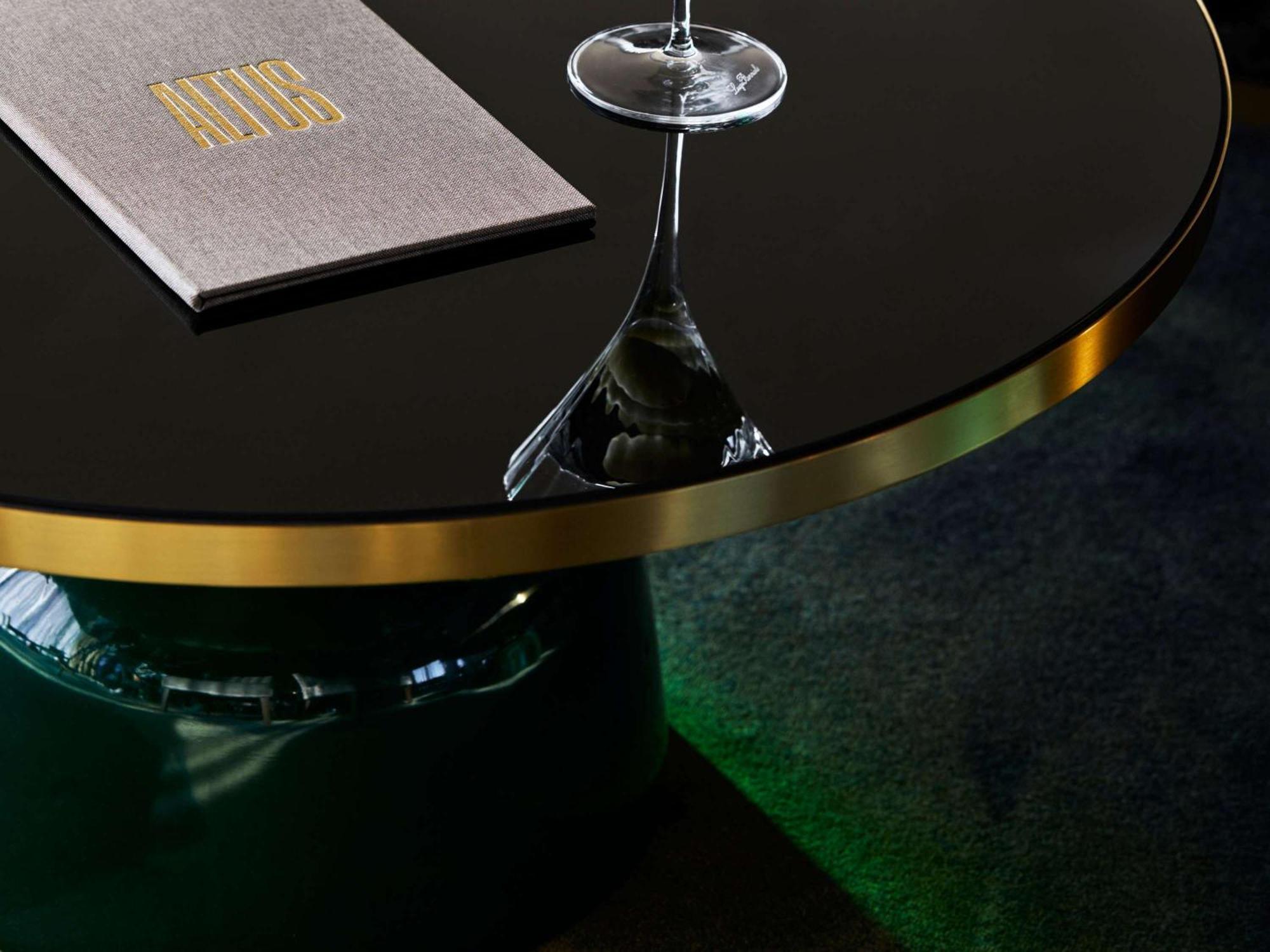 Hotel Chadstone Melbourne Mgallery Collection Kültér fotó A table at the bar