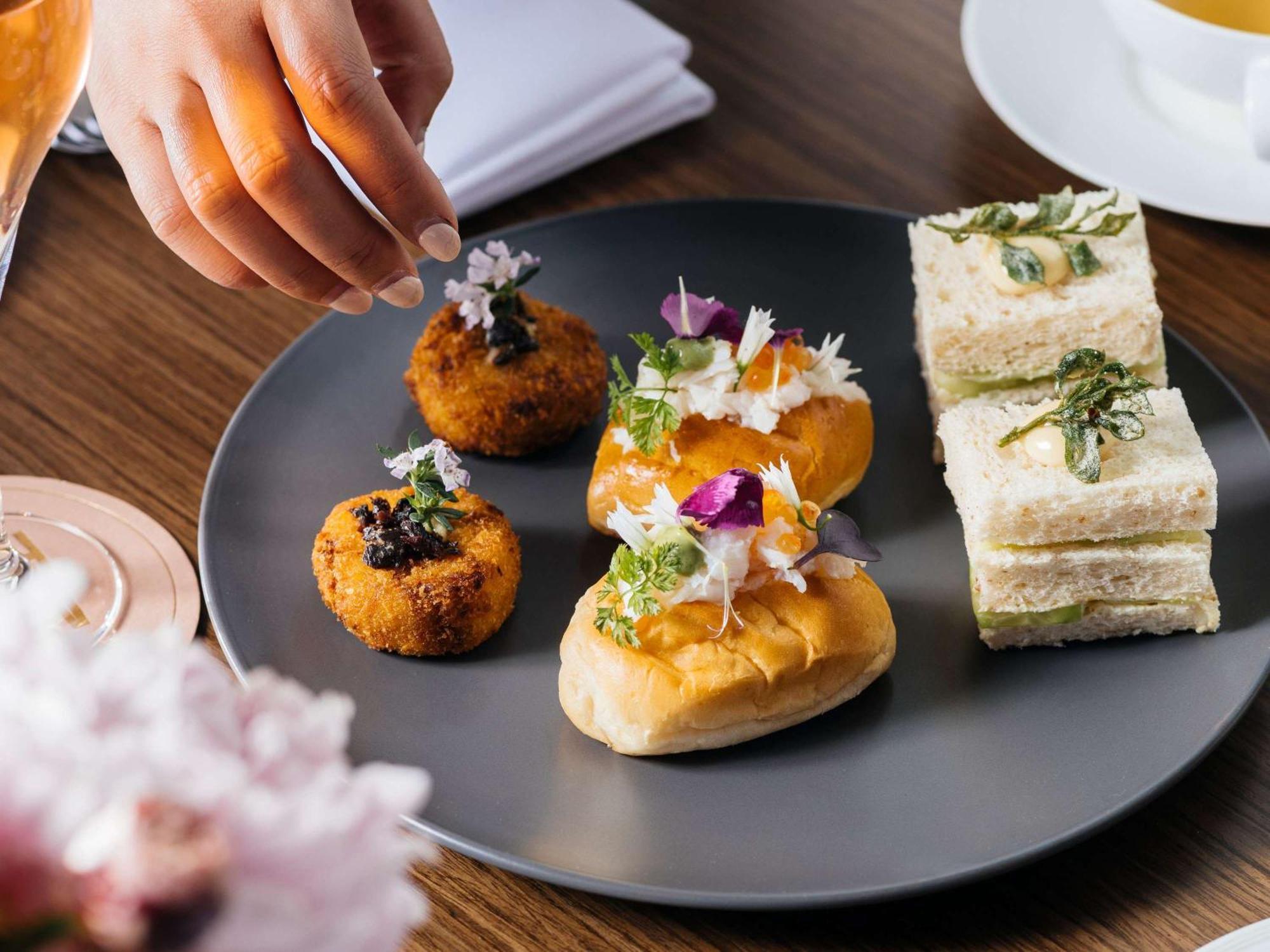 Hotel Chadstone Melbourne Mgallery Collection Kültér fotó Afternoon tea at the Mandarin Oriental, Tokyo